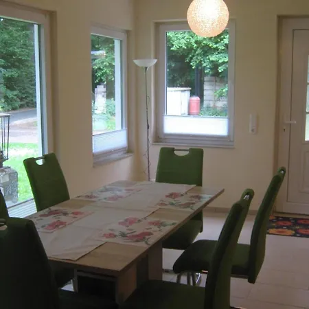 Ferienhaus Gemuetlicher Ferienbungalow Mit Eigenem Ruderboot